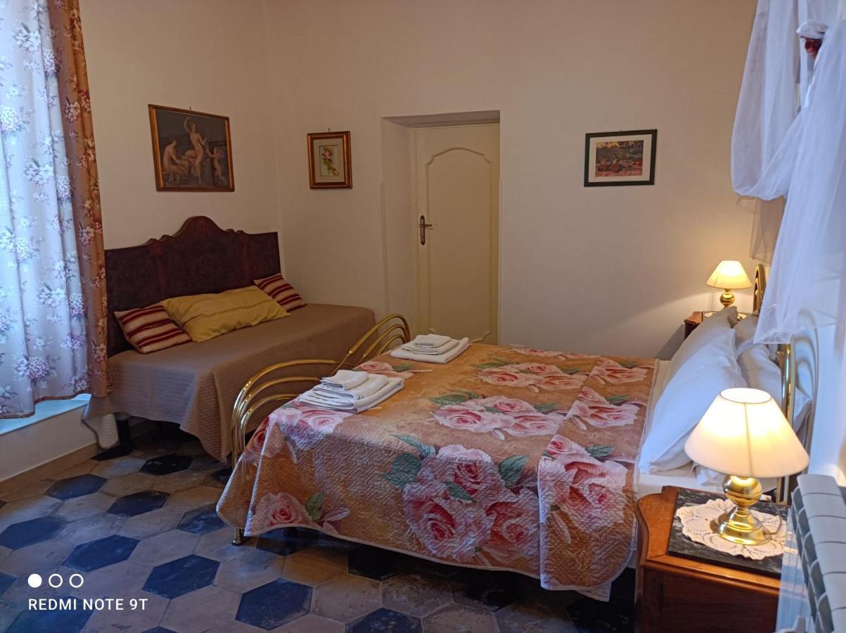 Angelina Antica Dimora Bed & Breakfast Terracina Bagian luar foto