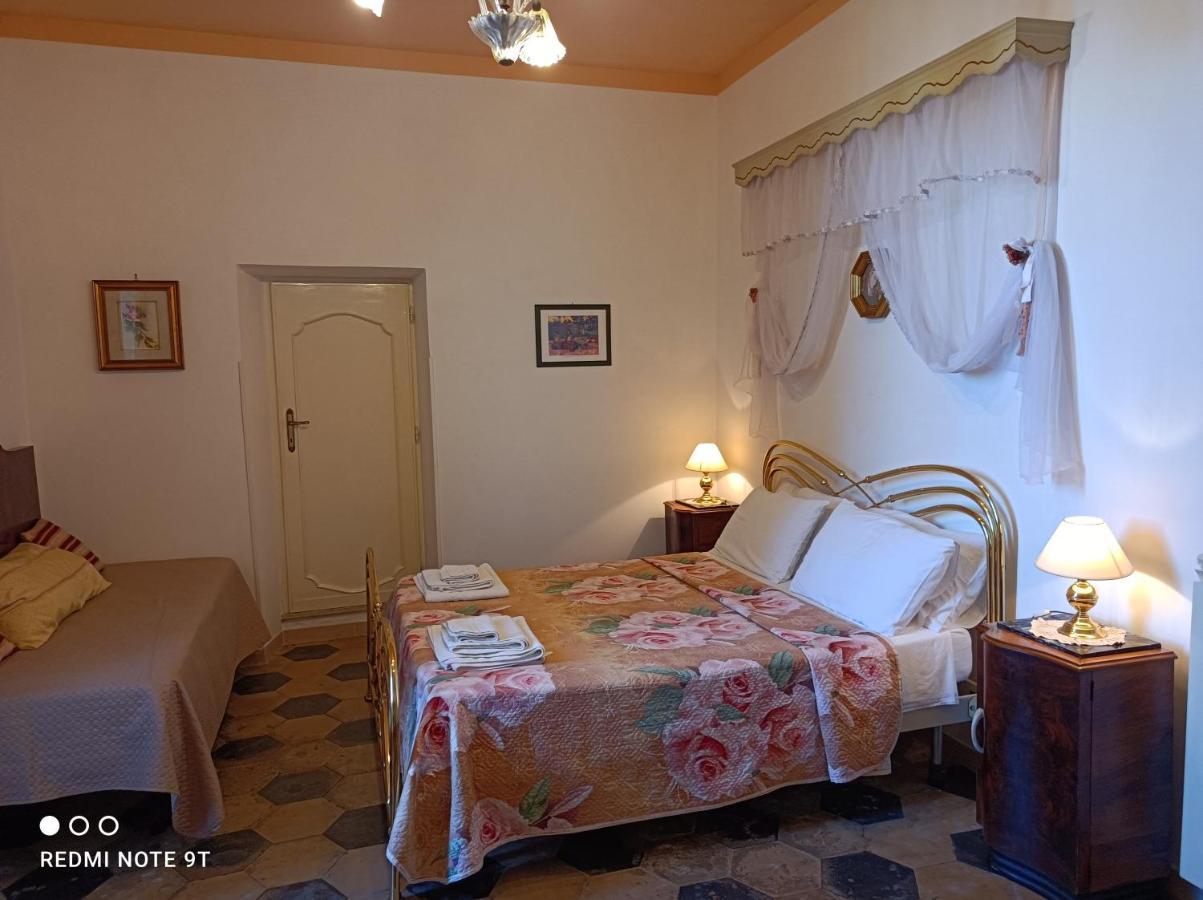 Angelina Antica Dimora Bed & Breakfast Terracina Bagian luar foto