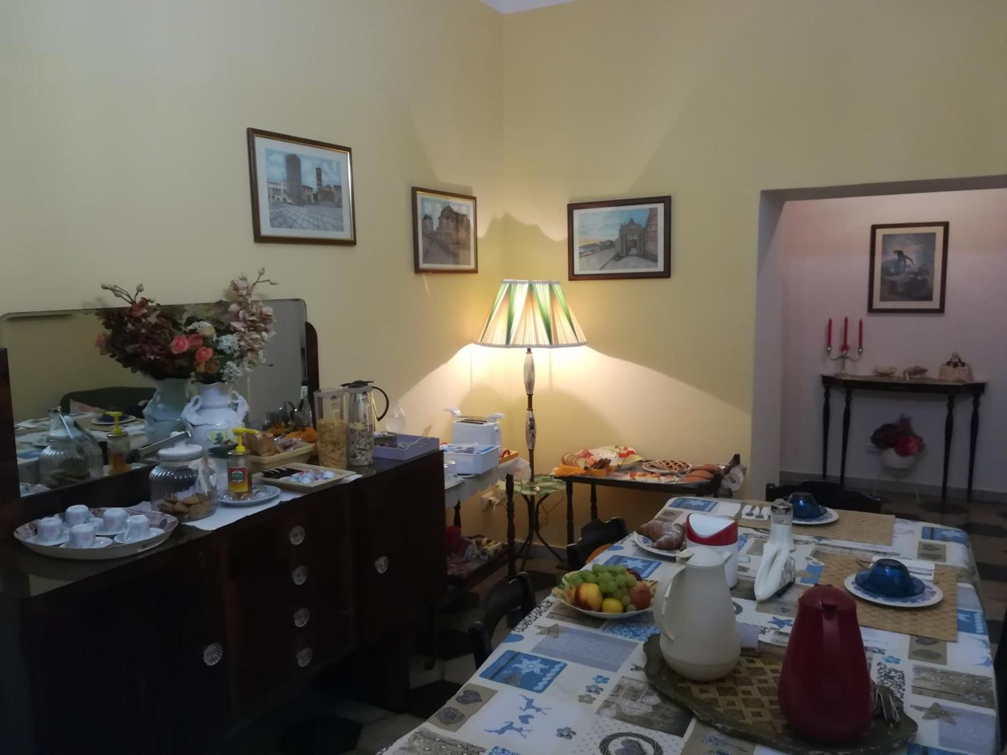 Angelina Antica Dimora Bed & Breakfast Terracina Bagian luar foto
