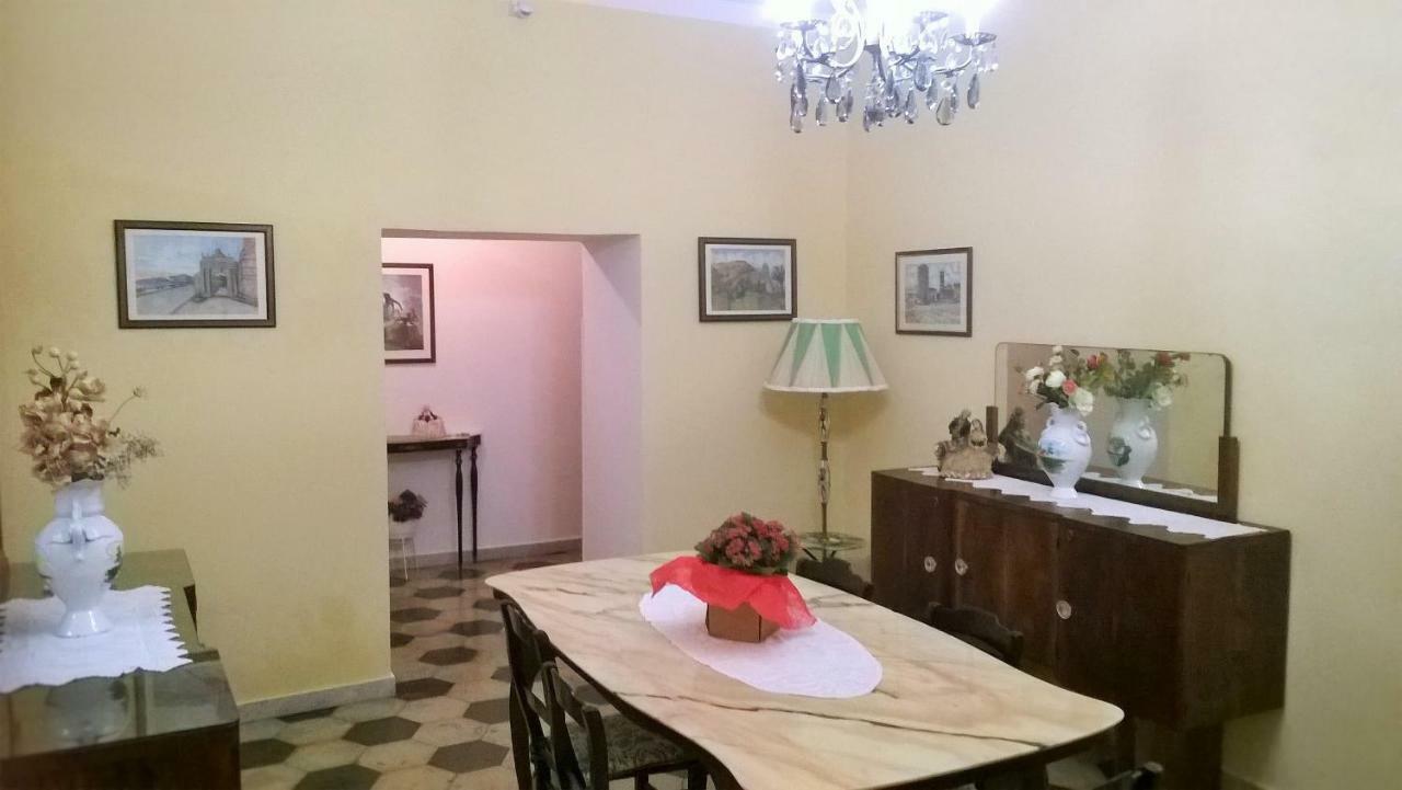 Angelina Antica Dimora Bed & Breakfast Terracina Bagian luar foto